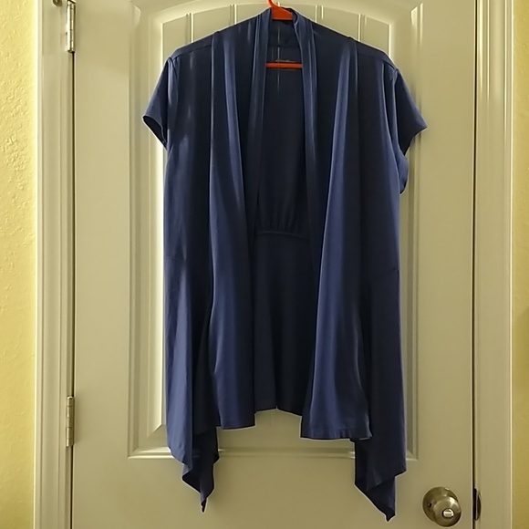 Eddie Bauer Sweaters - 💜5/$25 Eddie Bauer cardigan